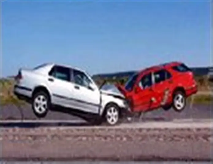 في التصادمات العمومية فإن حزام الأمان يقى قائد السيارة ومن بجواره من القذف خارج السيارة (صح ام خطا)